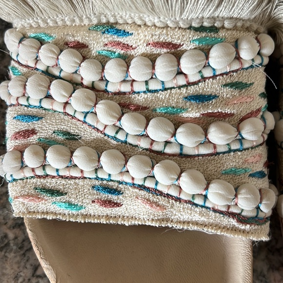 Chloe’ Fringe Nolan Slides - Picture 6 of 10